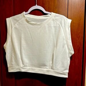 Crop muscle tee